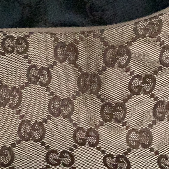 Authentic vintage GUCCI
Bamboo Ring Hobo - Picture 12 of 13